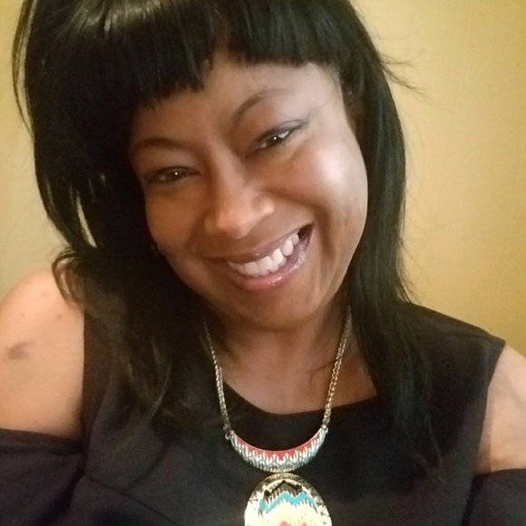 Meet your Posher, Tanesia - Picture 2 of 3